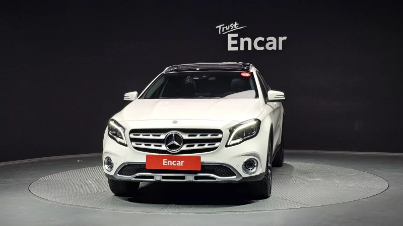 Mercedes-Benz GLA-Class