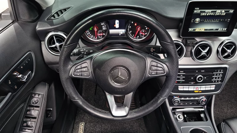 Mercedes-Benz GLA-Class