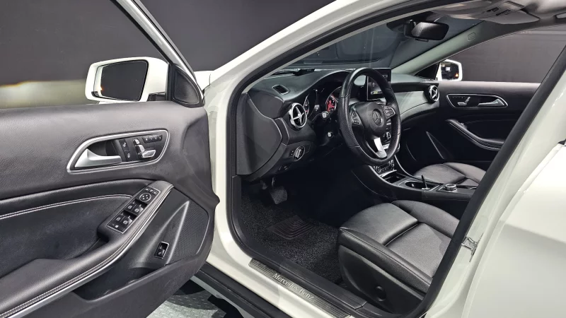 Mercedes-Benz GLA-Class