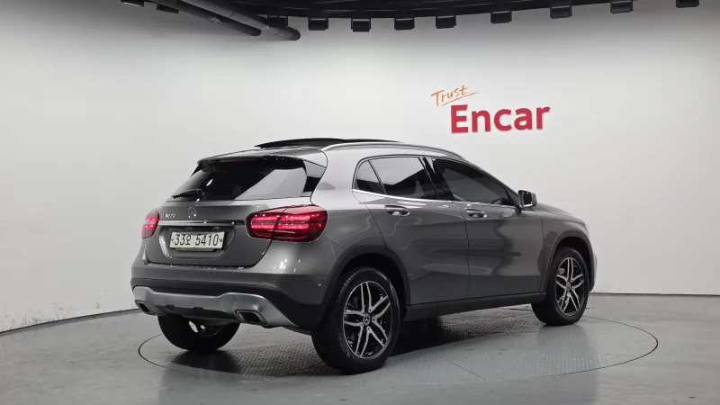 Mercedes-Benz GLA-Class