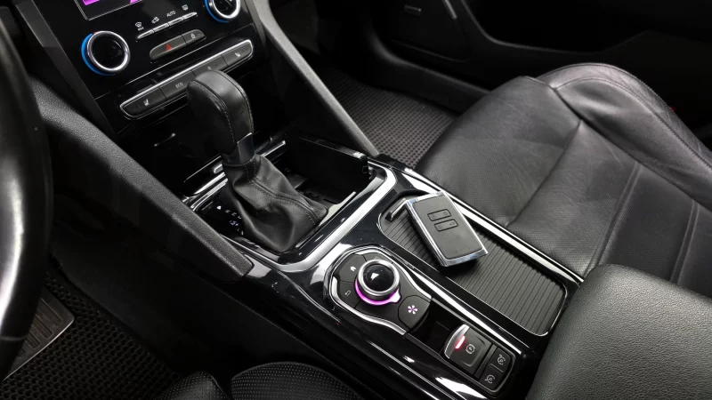 Renault SM6