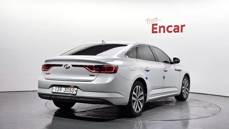 Renault SM6
