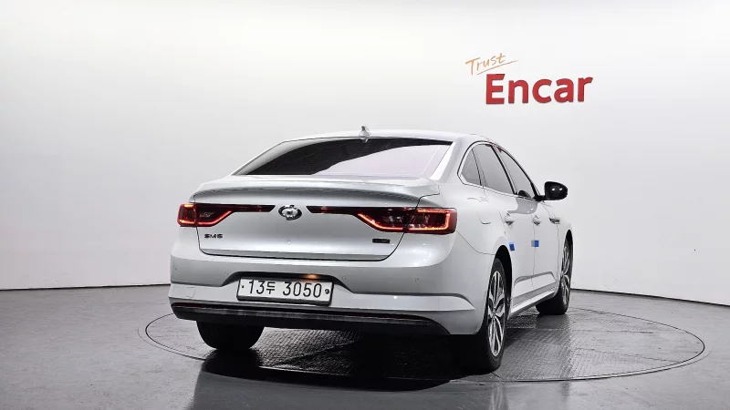 Renault SM6