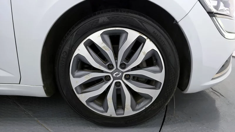 Renault SM6