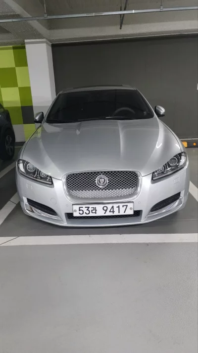 Jaguar XF