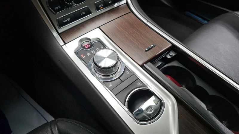 Jaguar XF
