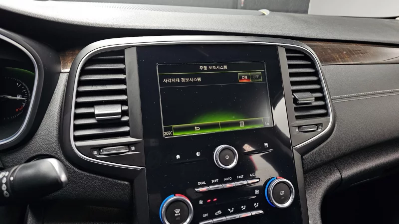 Renault SM6