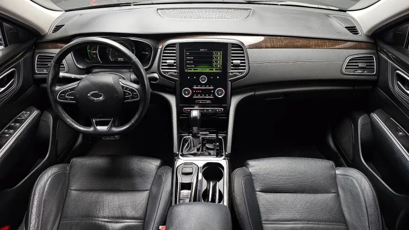 Renault SM6