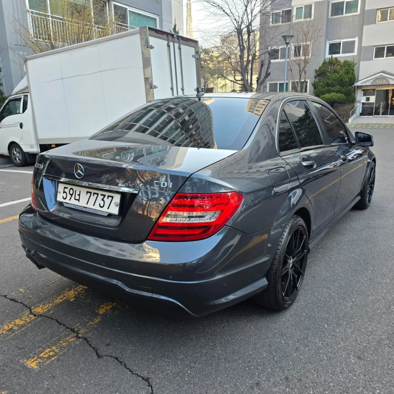 Mercedes-Benz C-Class
