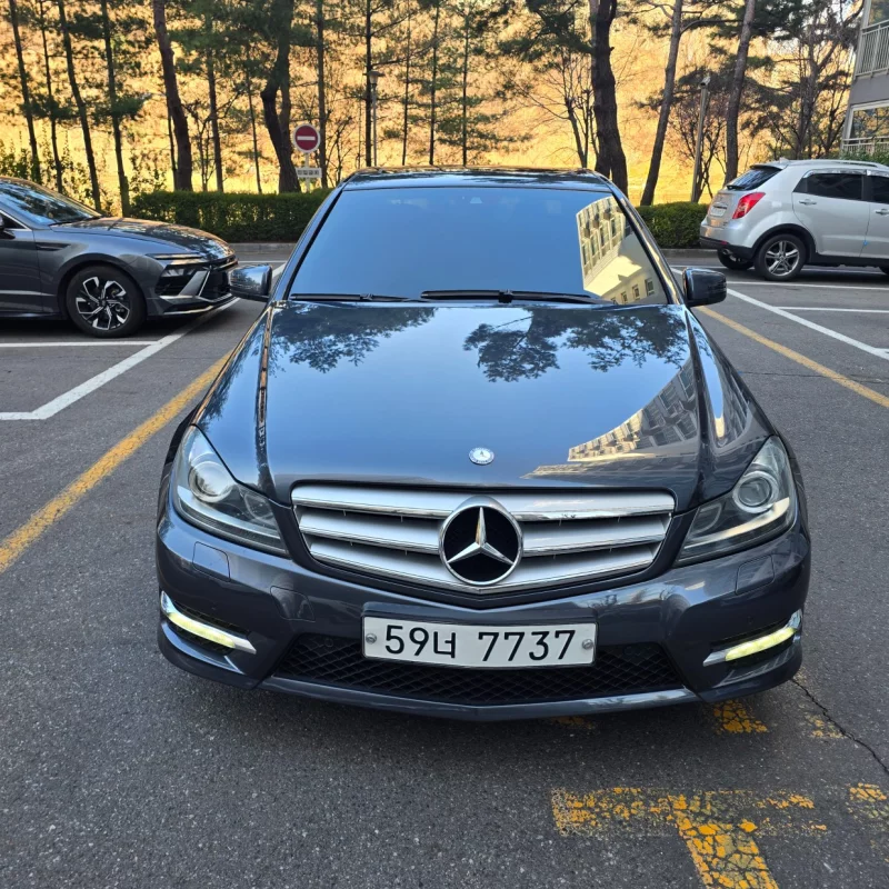 Mercedes-Benz C-Class