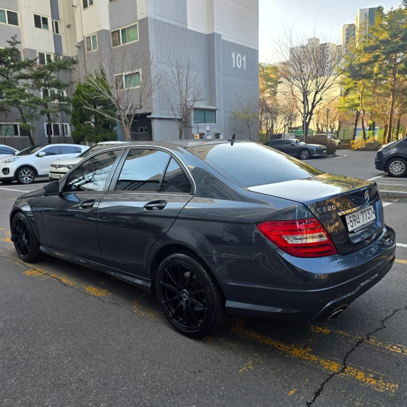 Mercedes-Benz C-Class