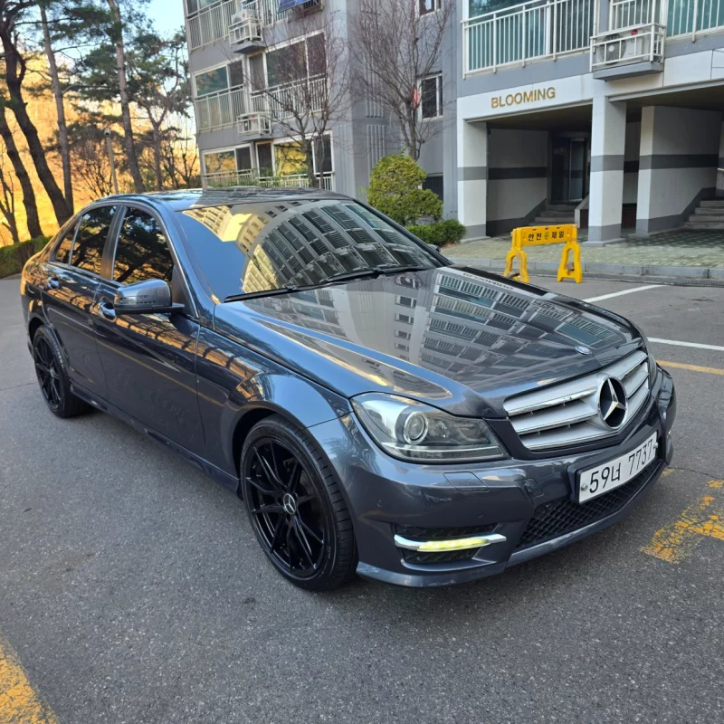 Mercedes-Benz C-Class