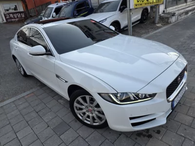 Jaguar XE