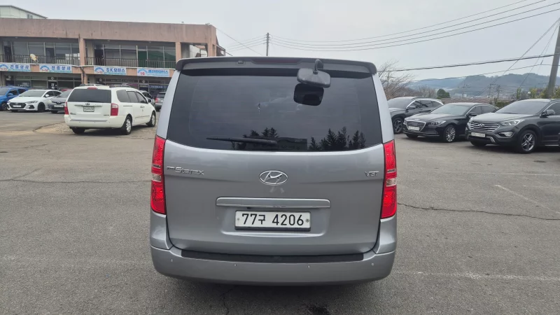 Hyundai Grand Starex