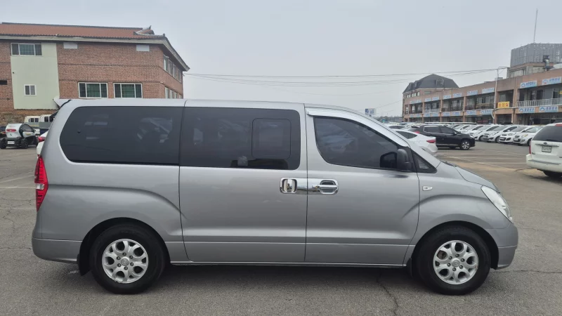 Hyundai Grand Starex