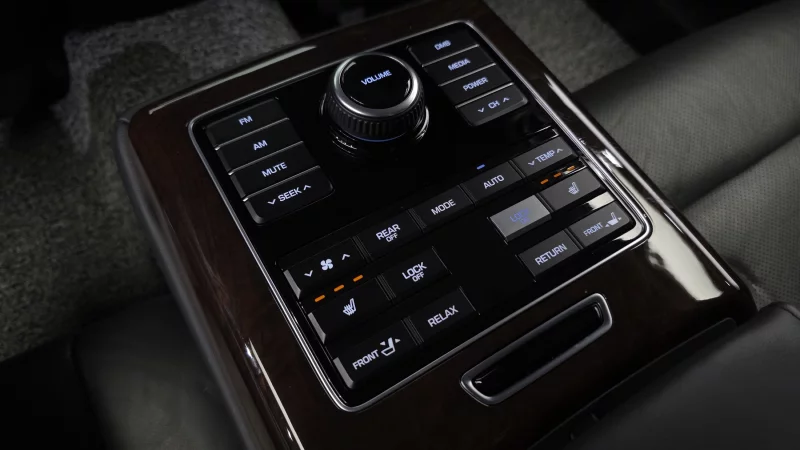 Hyundai Equus