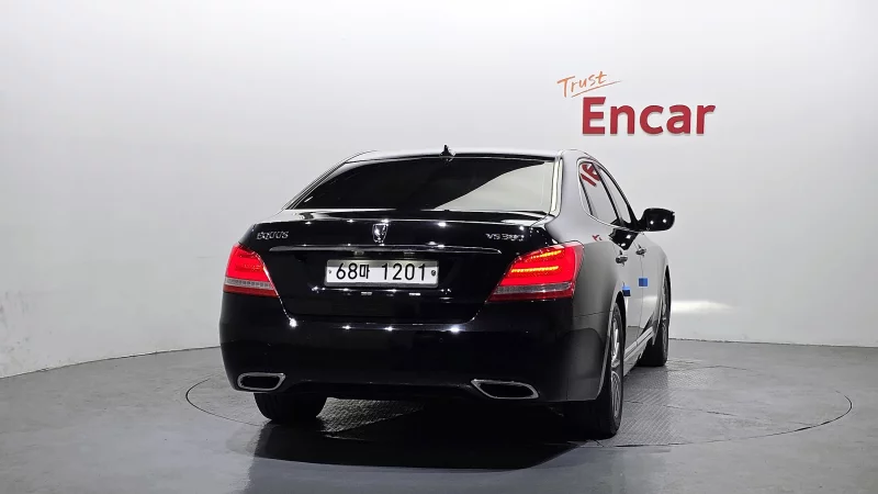 Hyundai Equus