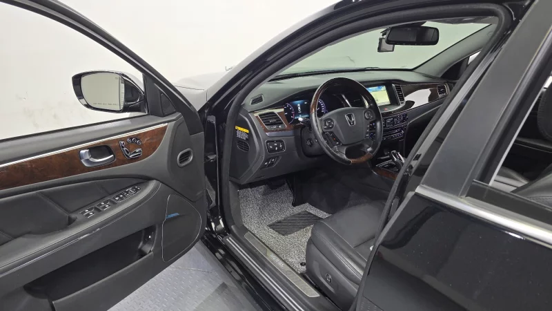 Hyundai Equus