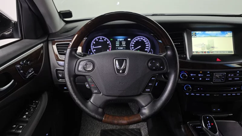 Hyundai Equus