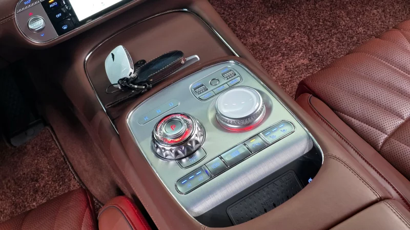 Genesis G90