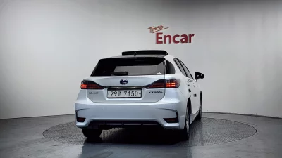 Lexus CT200h