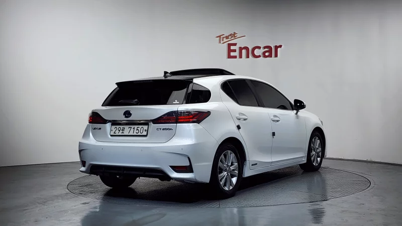 Lexus CT200h
