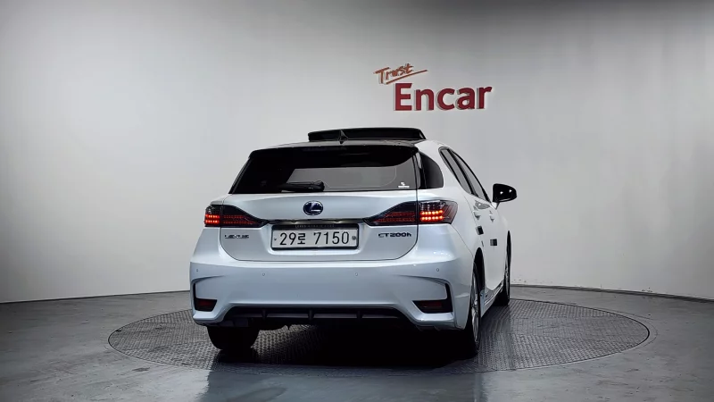 Lexus CT200h