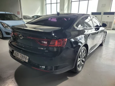 Renault SM6