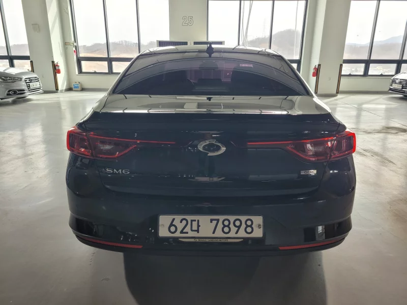 Renault SM6