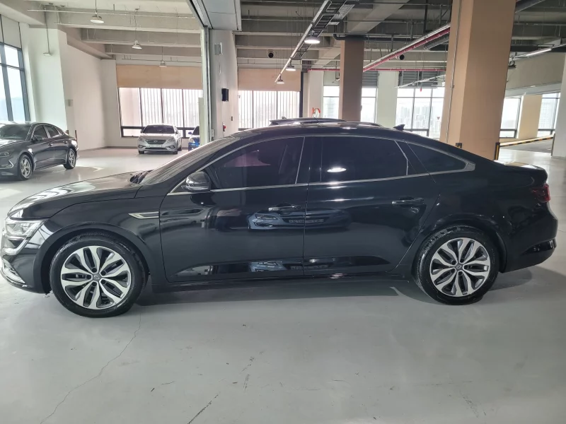 Renault SM6