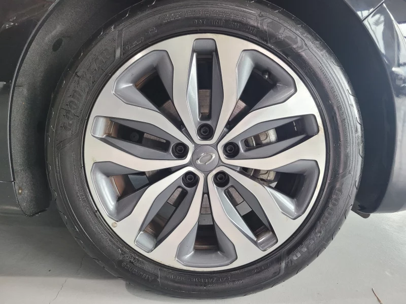 Renault SM6