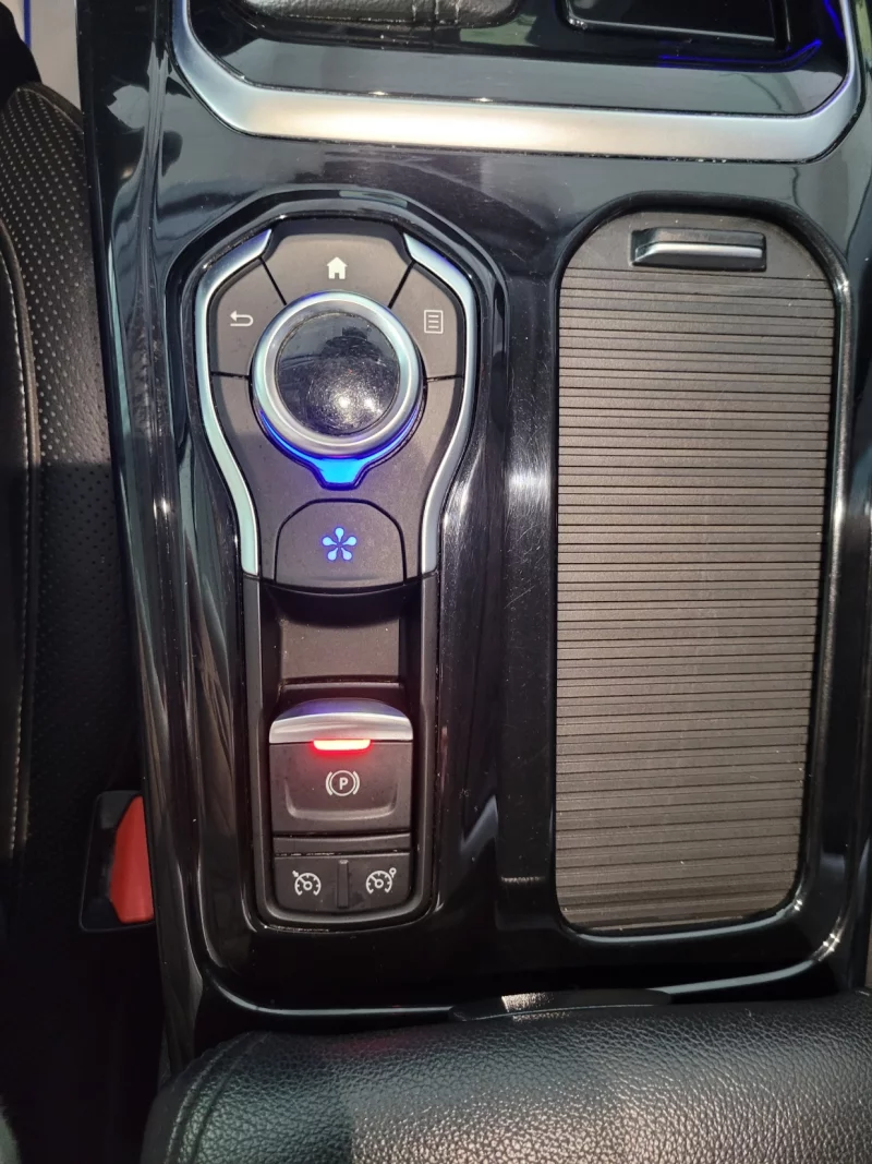 Renault SM6