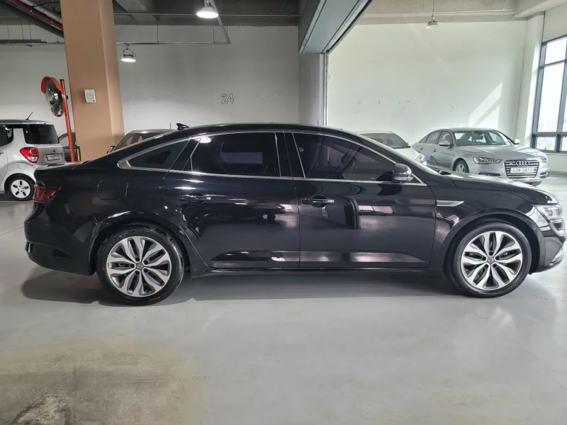 Renault SM6