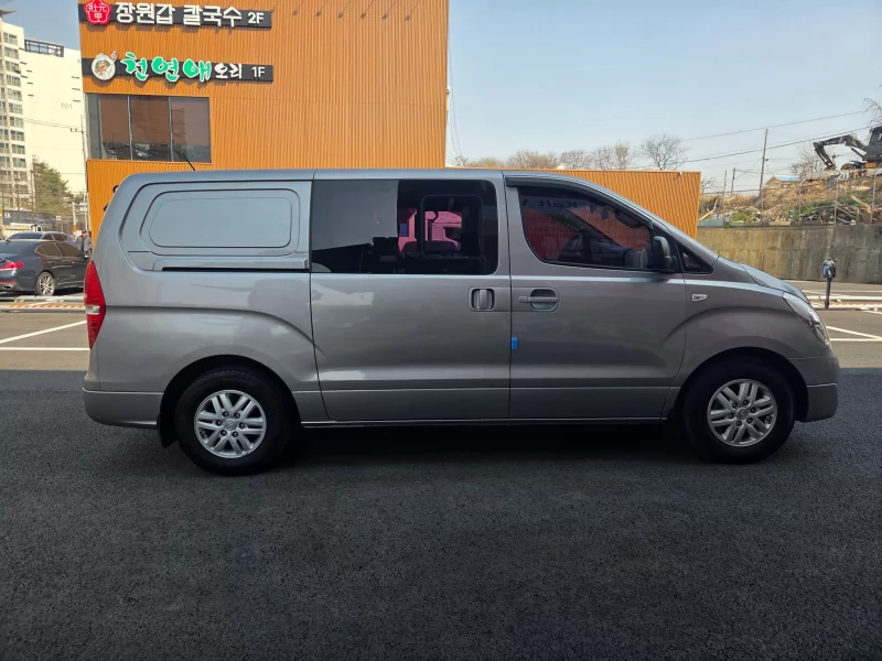 Hyundai Grand Starex