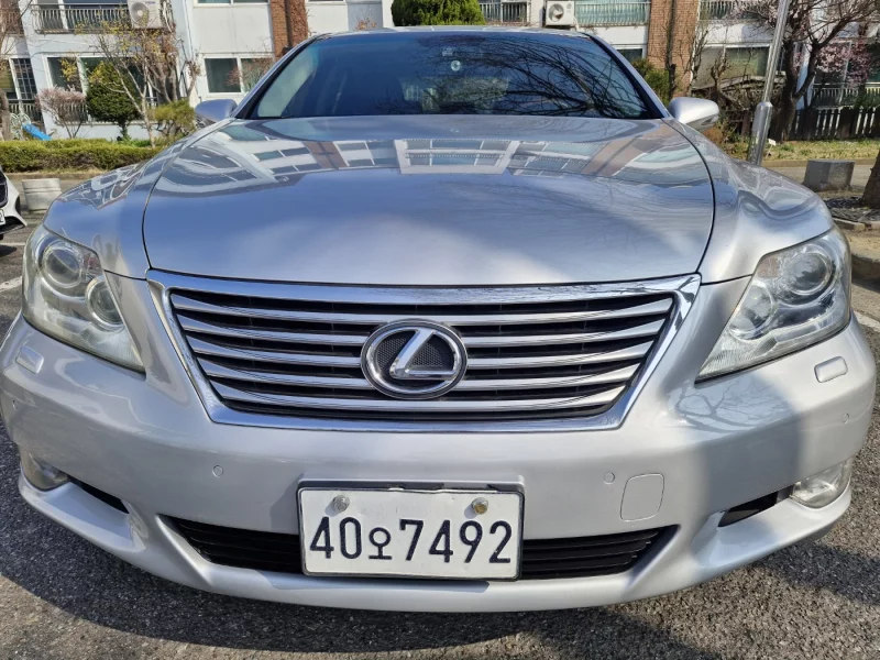 Lexus LS