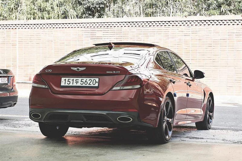 Genesis G70