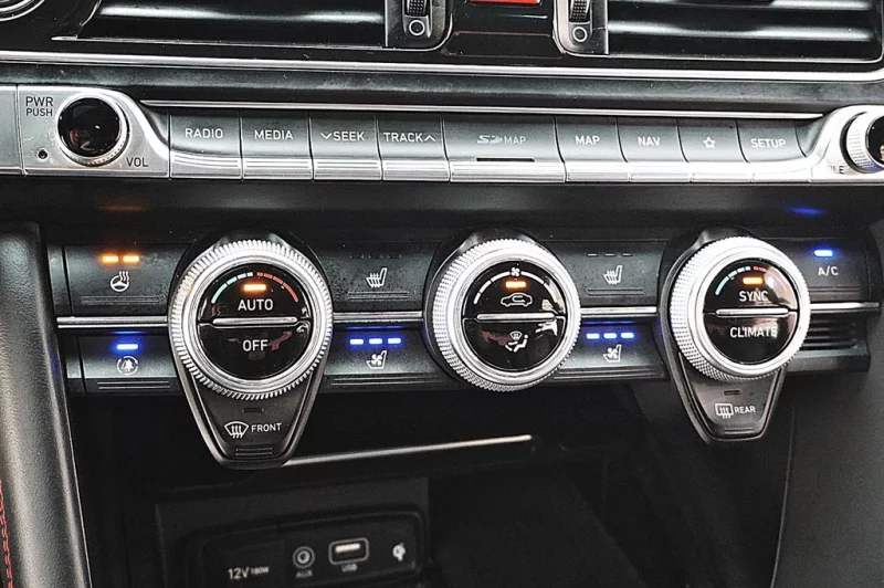 Genesis G70