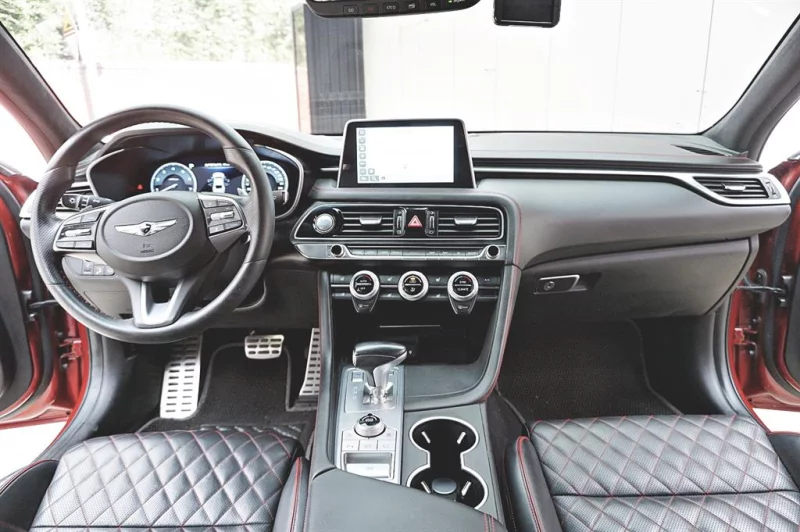 Genesis G70
