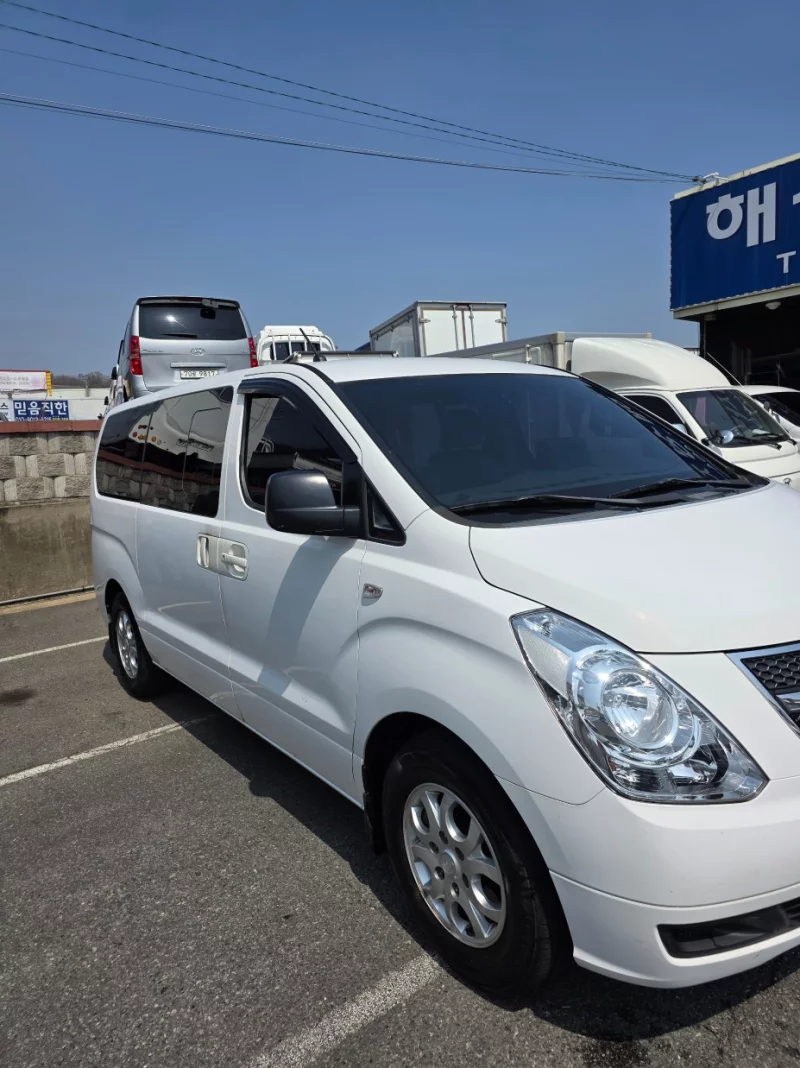 Hyundai Grand Starex