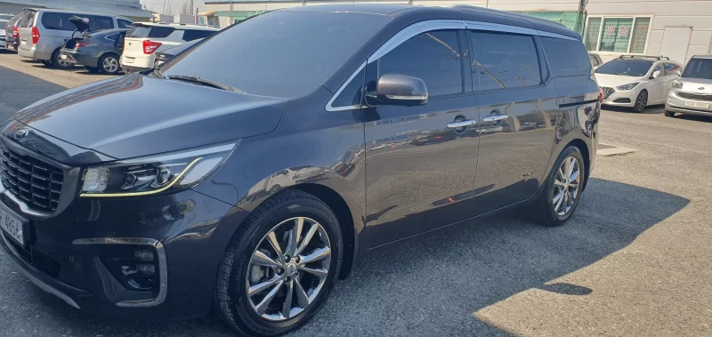 Kia Carnival