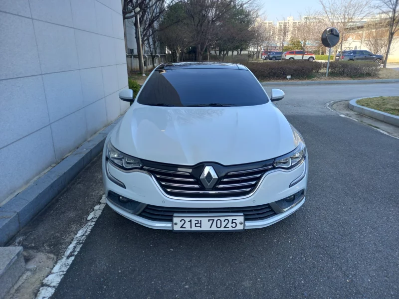 Renault SM6