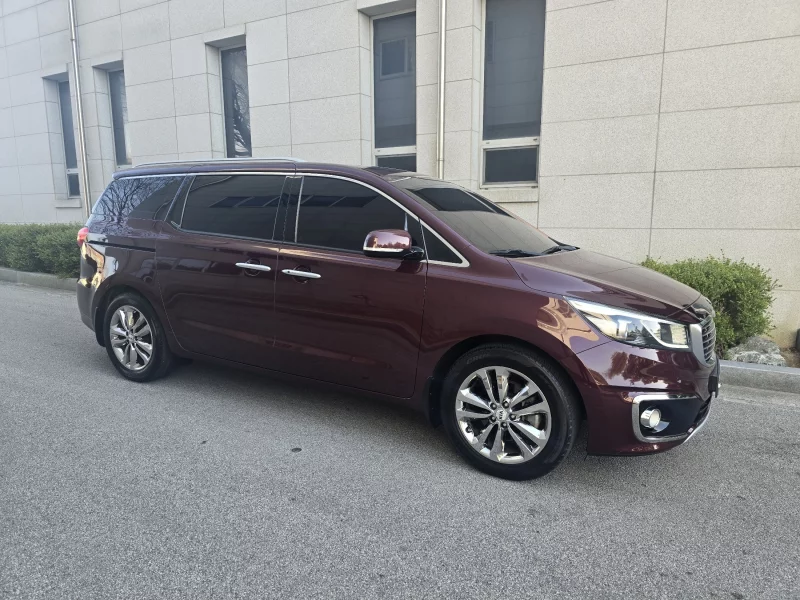 Kia Carnival