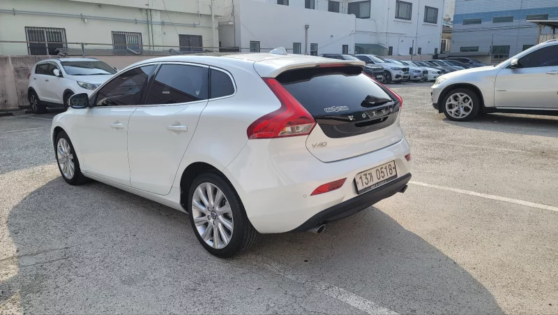 Volvo V40