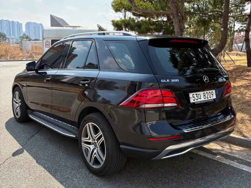 Mercedes-Benz M-class