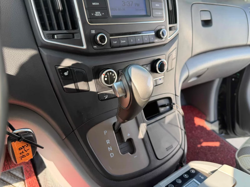 Hyundai Grand Starex