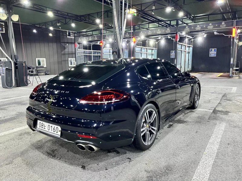 Porsche PANAMERA