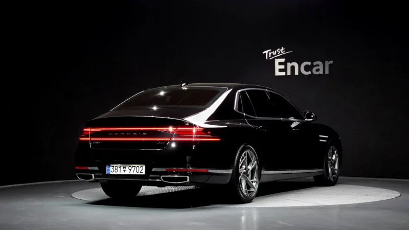 Genesis G90