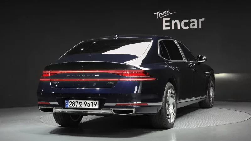 Genesis G90