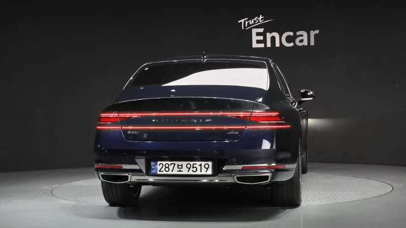 Genesis G90