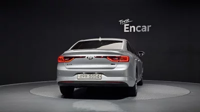 Renault SM6